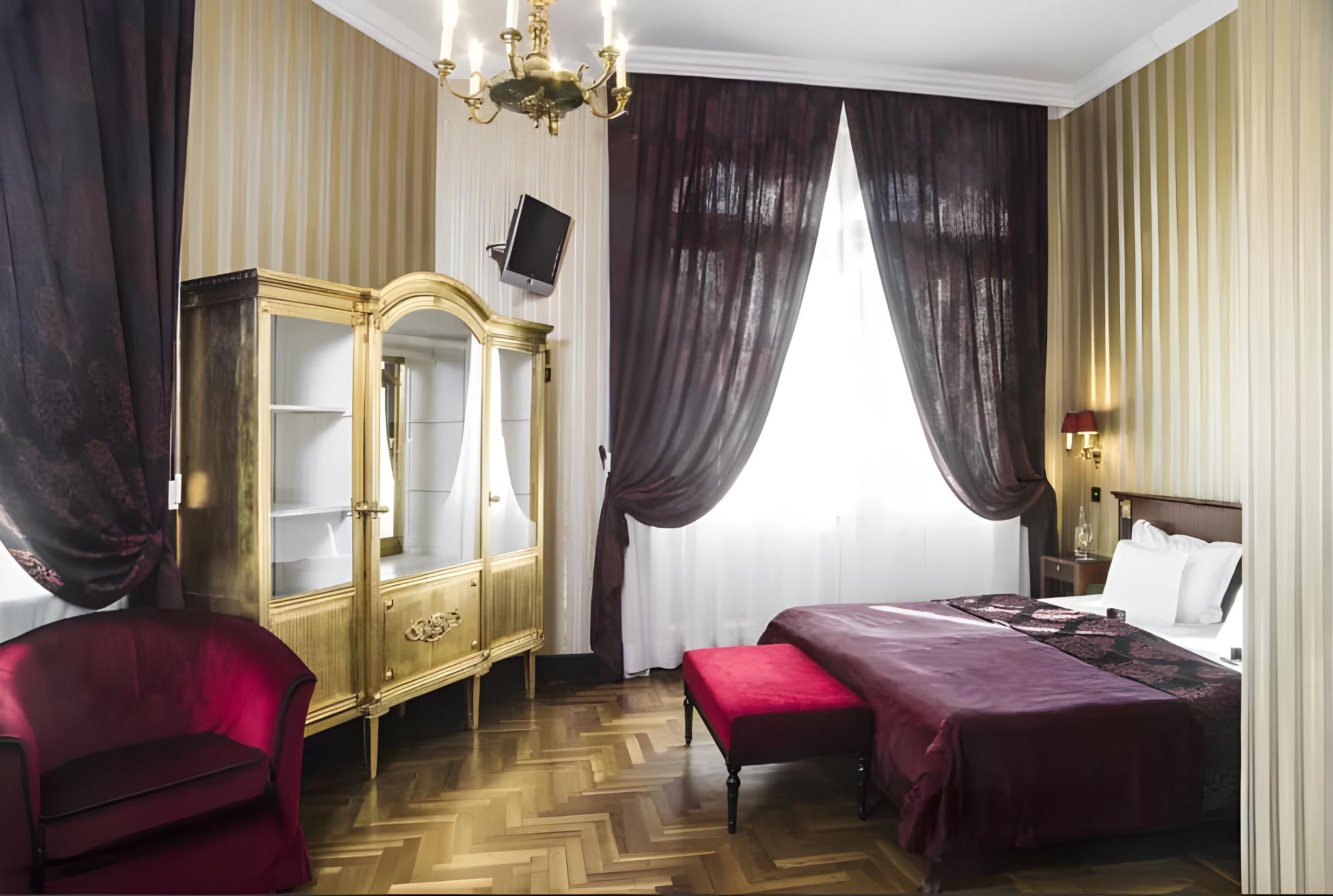 Boutique, 2 Double Beds