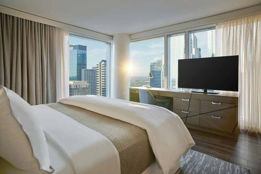 غرفة ركنية بسرير كينج، The Westin Austin Downtown 2/4
