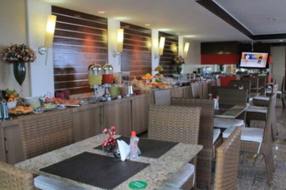JOH Blue Ocean Hotel 48/63