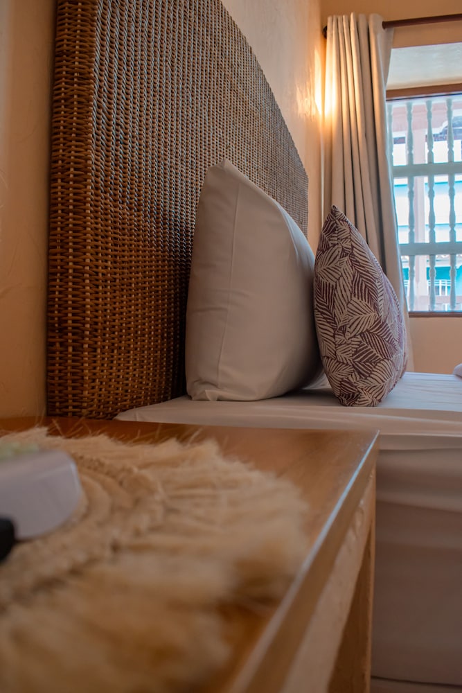 Casa Noa Colonial Rooms 22/48