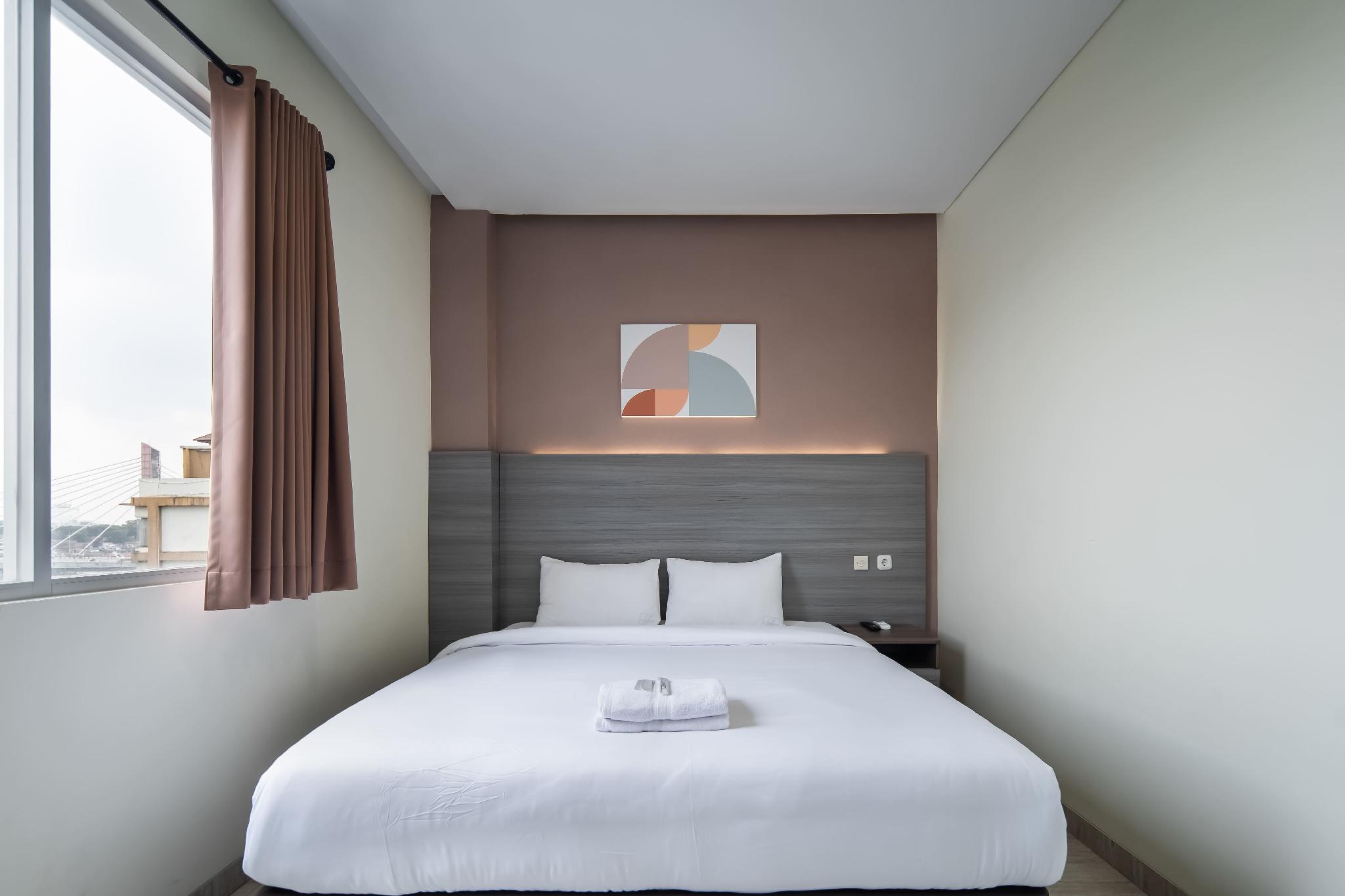 Deluxe, Queen Bed, with View