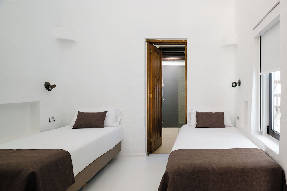 3 Rooms, Villa, King Bed, Private Pool, Hot Tub