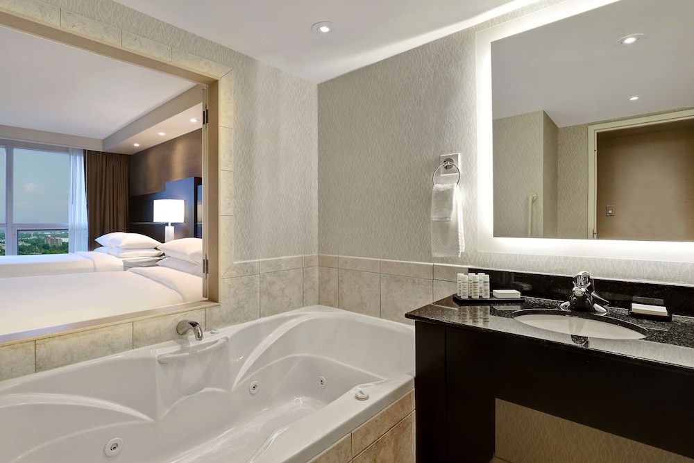 Embassy Suites By Hilton Niagara Falls Fallsview 27/52
