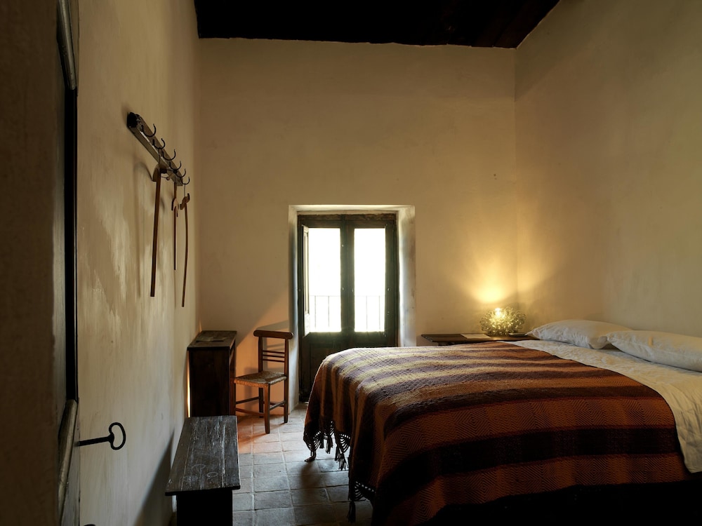 SEXTANTIO ALBERGO DIFFUSO 5/50