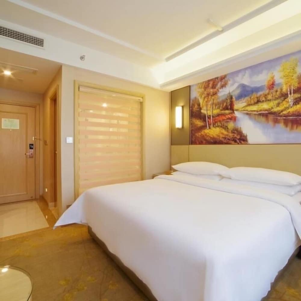 Vienna Hotel (Xiufeng Park, Jinshan Road, Yiyang High-tech Zone) 7/20