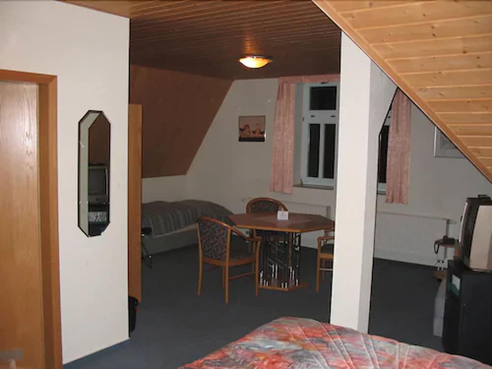 Parkhotel Waldschlösschen 54/65