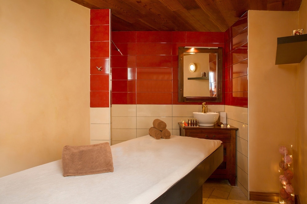 Hotel The Originals Domaine Saint-Roch 15/53