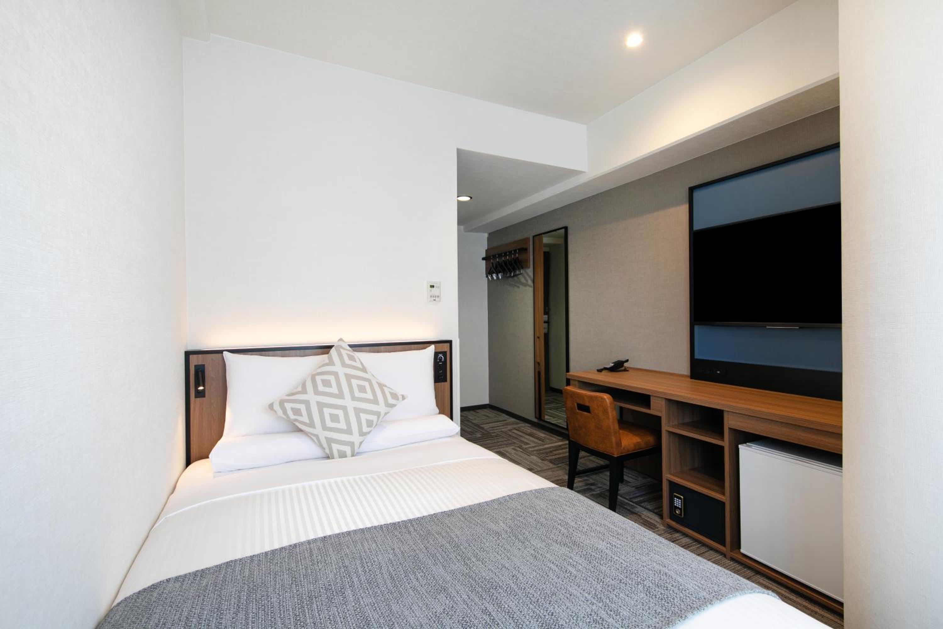 Semi Room, Standard, Double Bed, Smoking