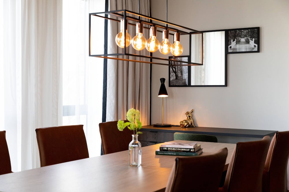RENAISSANCE AMSTERDAM SCHIPHOL AIRPORT HOTEL 30/36