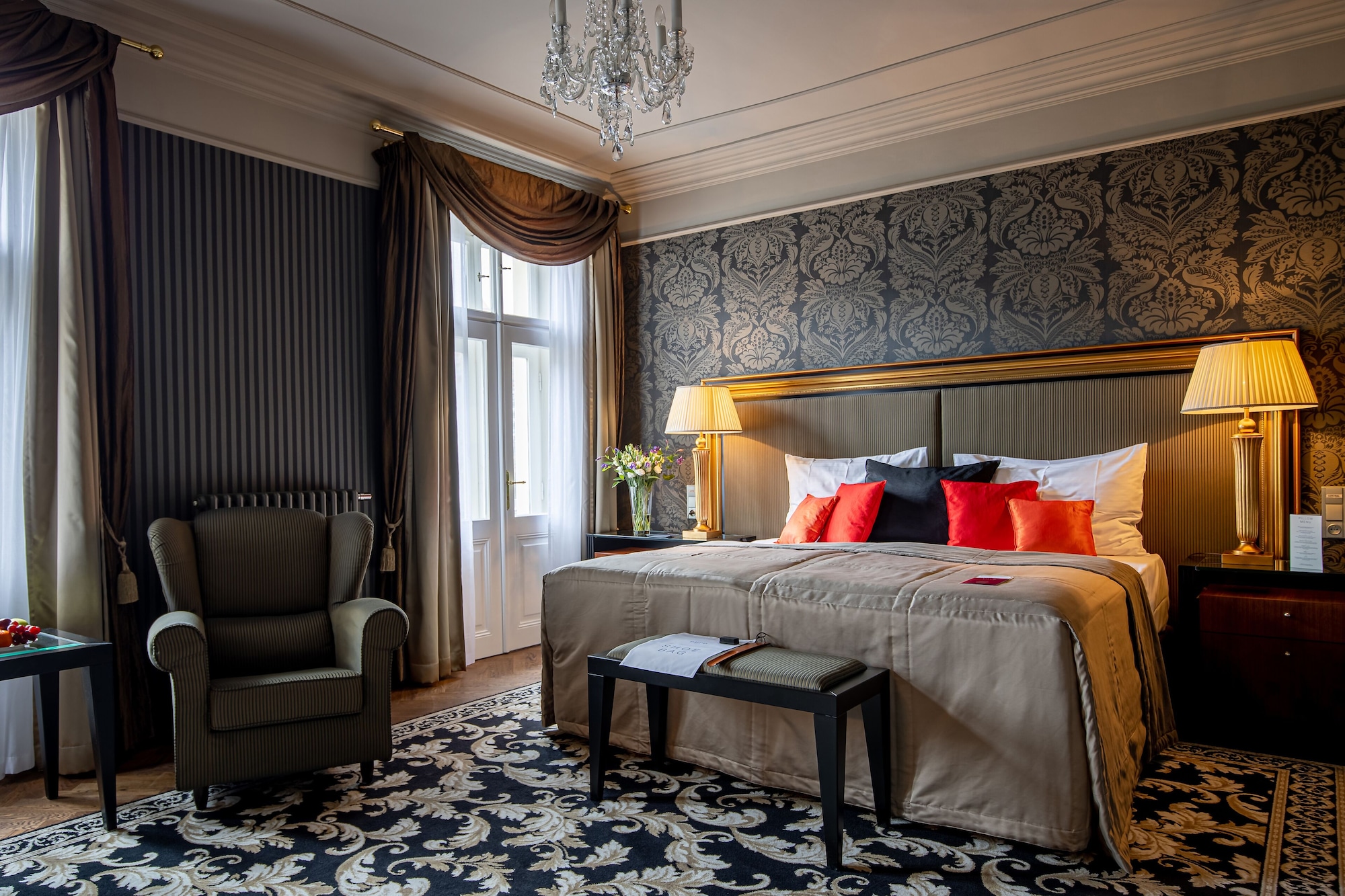 Premier, Suite, Front View
