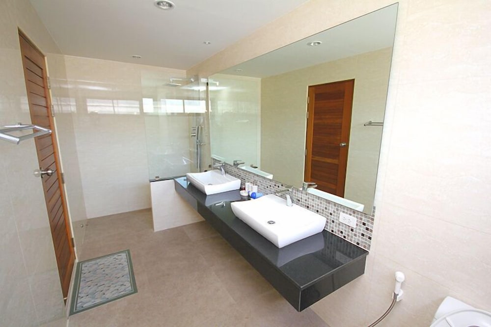 Tropical Sea View Residence 60/60
