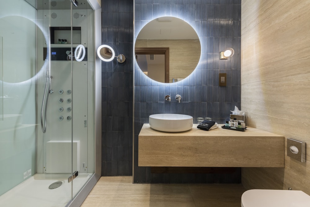 The Duke Boutique Hotel 48/50