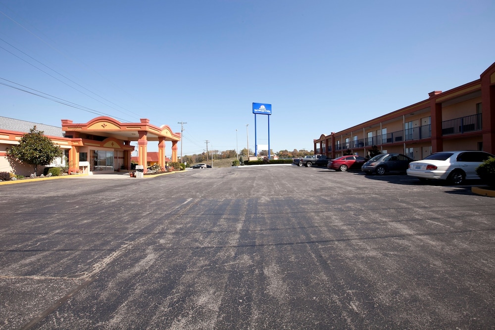Americas Best Value Inn & Suites Williamstown 8/61