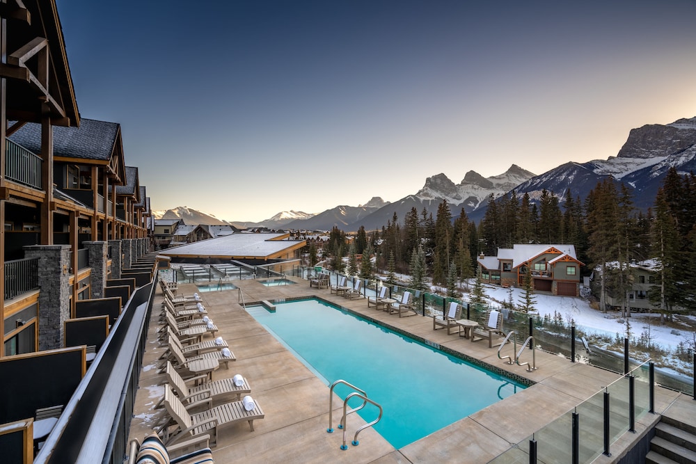 The Malcolm Hotel Canmore 40/46