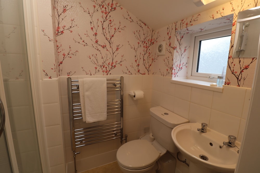 Raincliffe Hotel 45/50