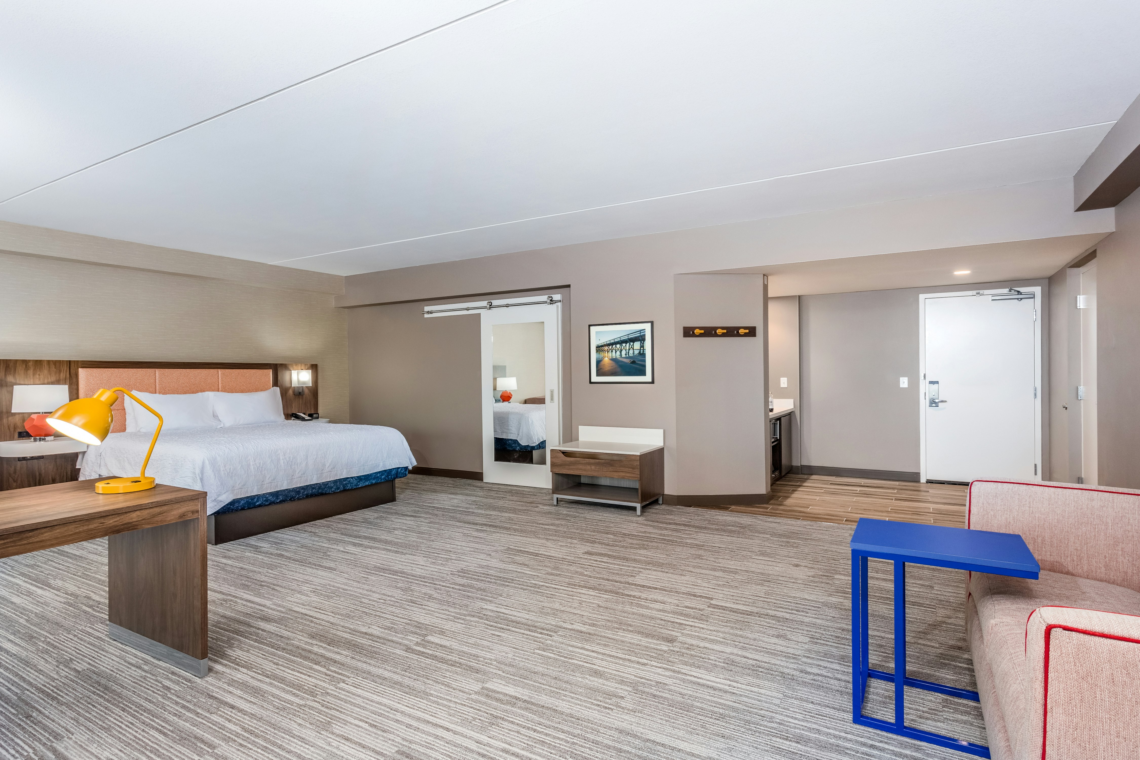Suite, King Bed, Accessible