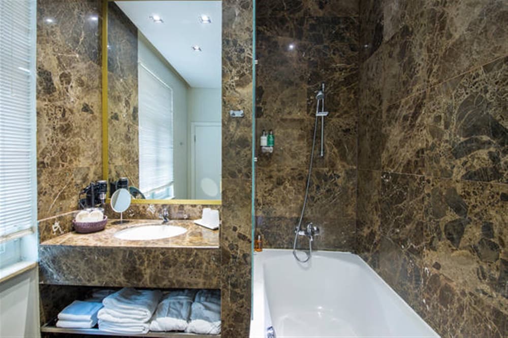 Misafir Suites 8 Istanbul. 68/70