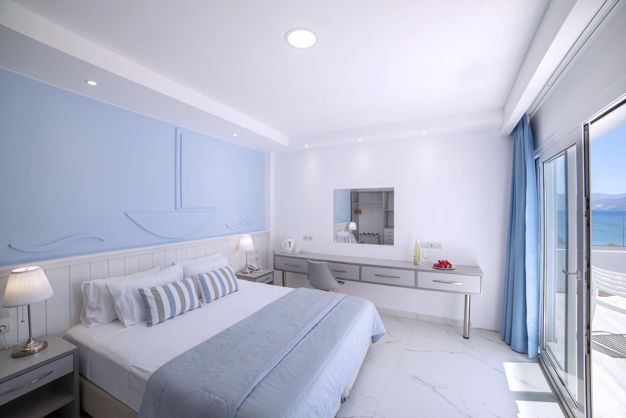 Deluxe, Queen Bed, Sea View, Outdoor Jetted Tub