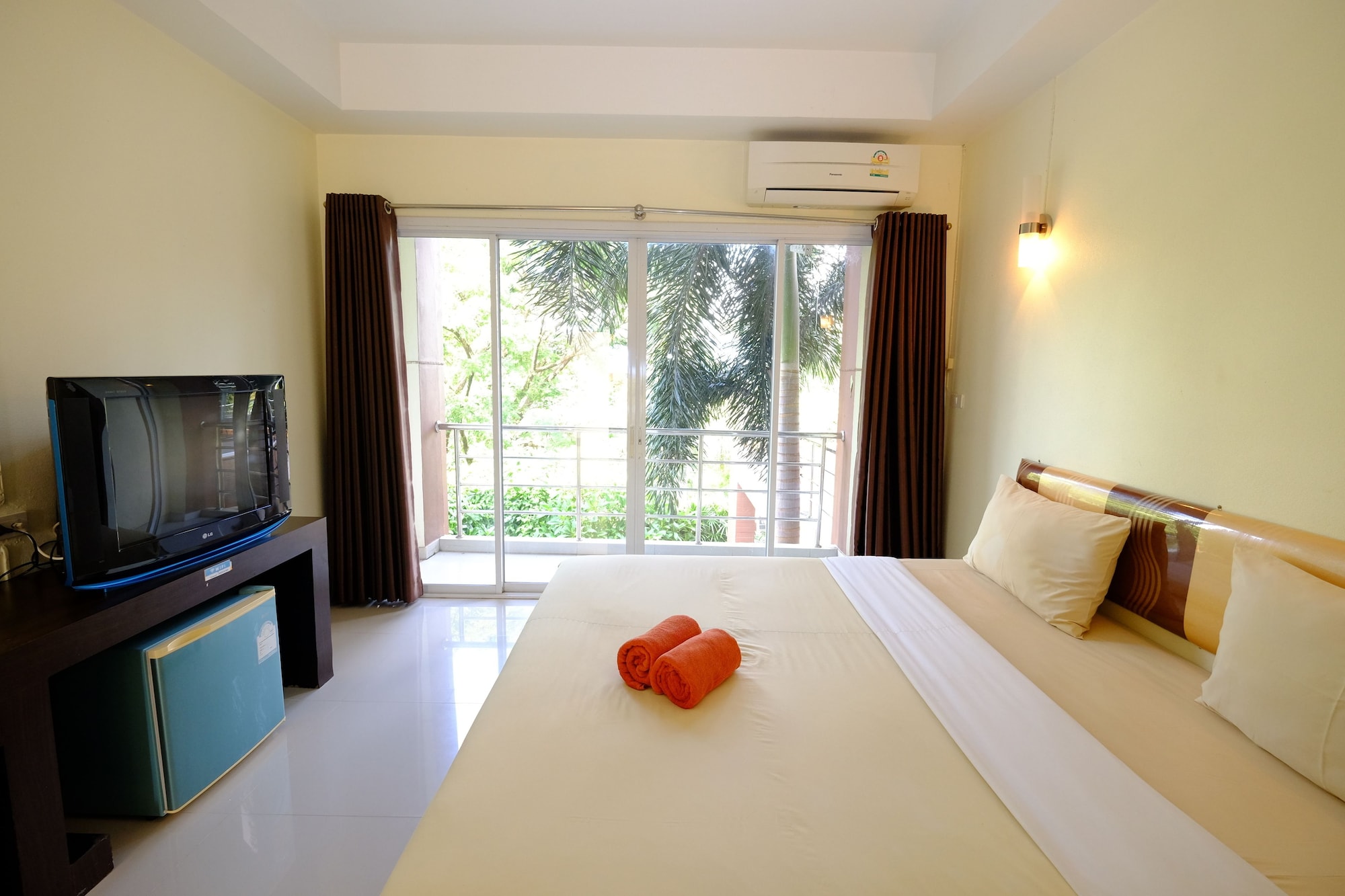 Standard, King Bed