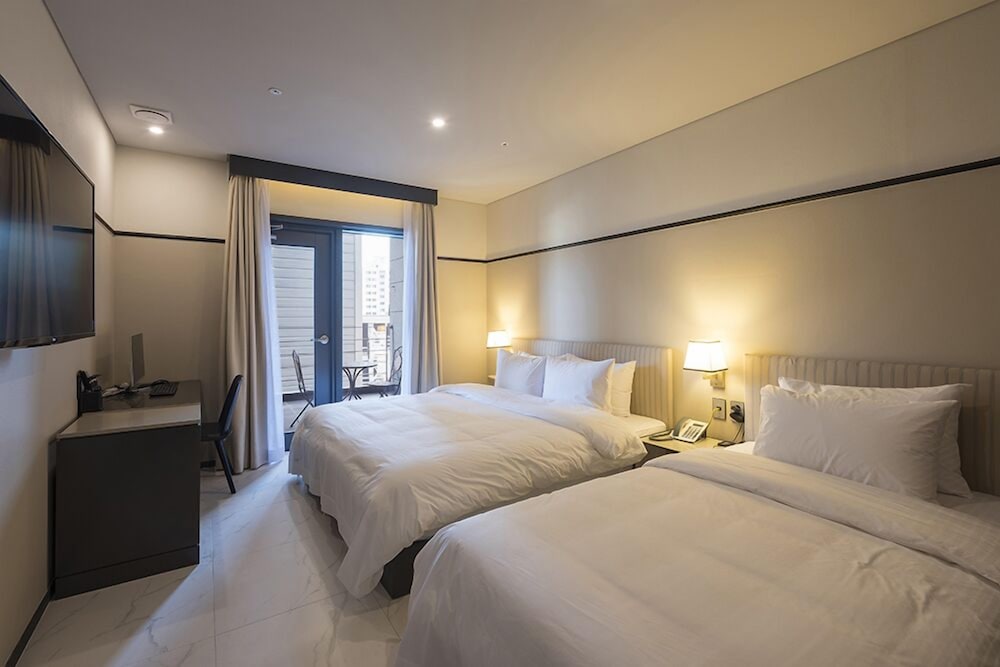 ROOM, TWIN BEDS, TERRACE