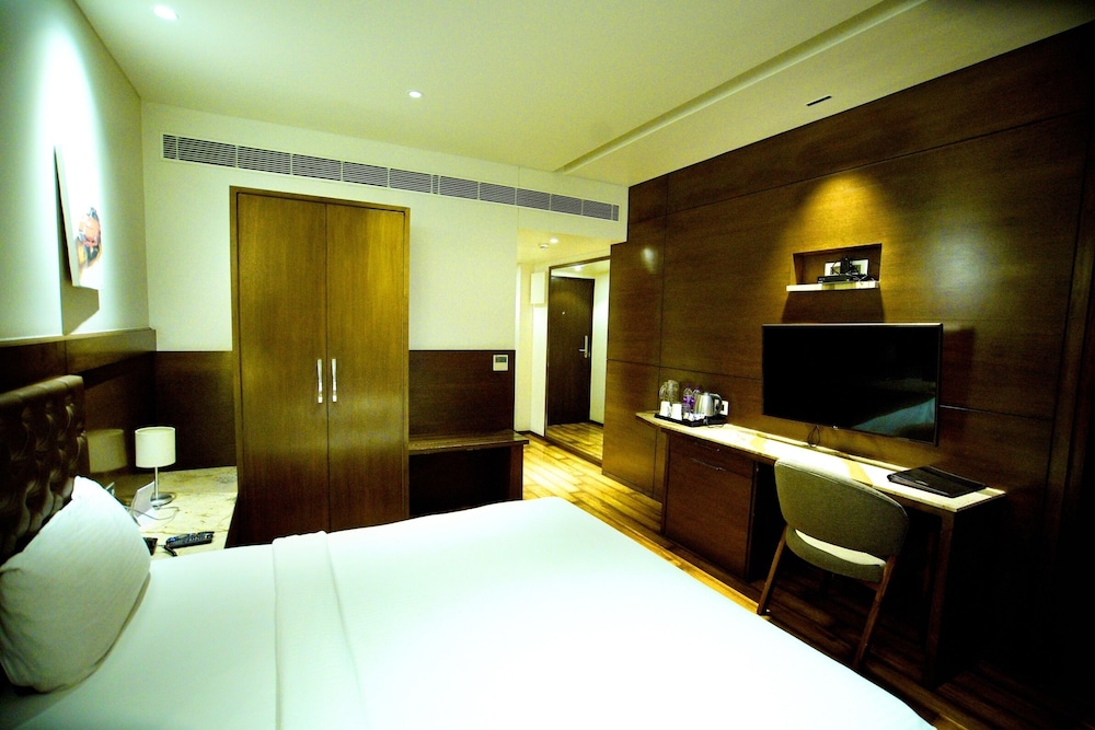 Hotel De Nada 13/43