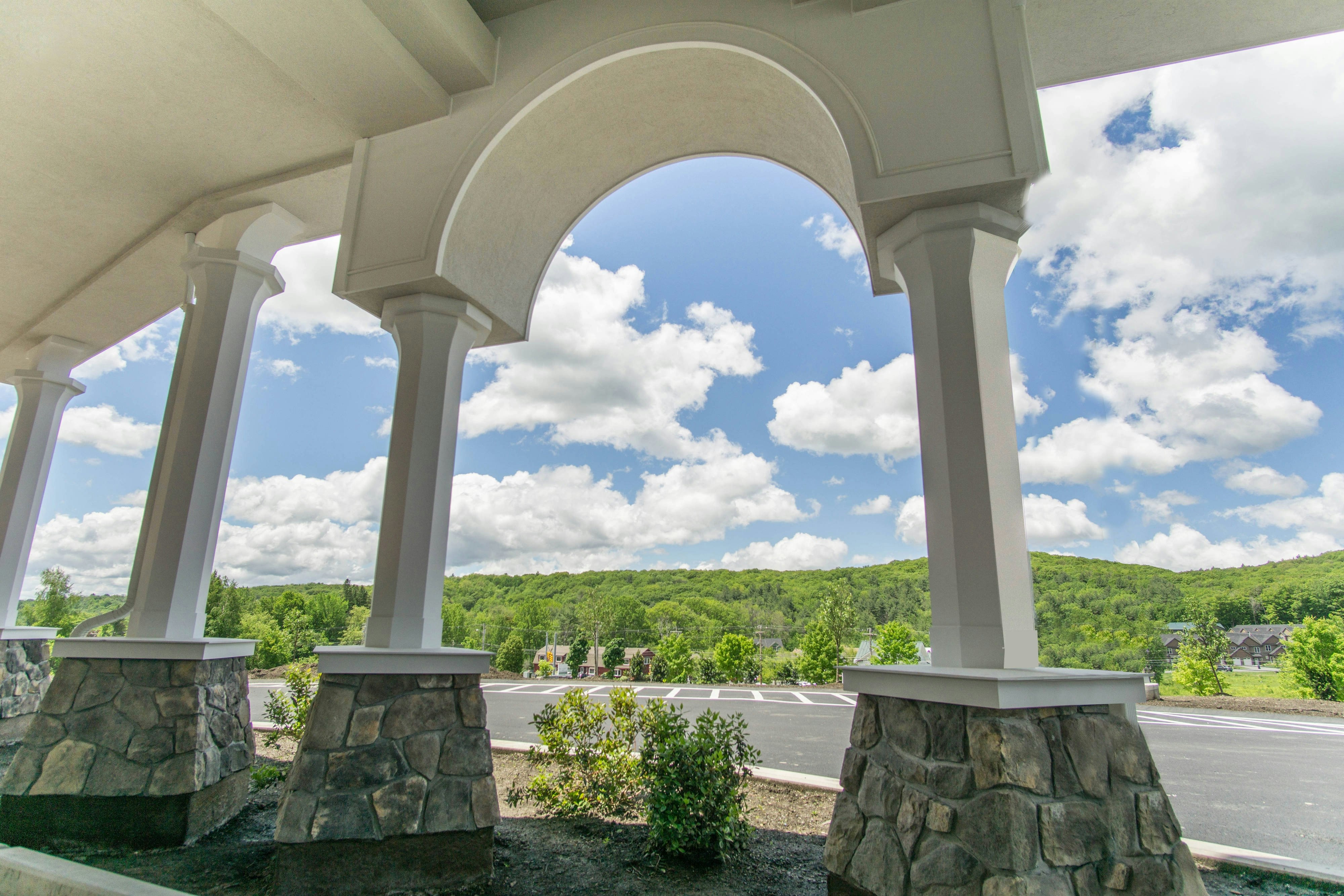 Courtyard Lenox Berkshires 3/9
