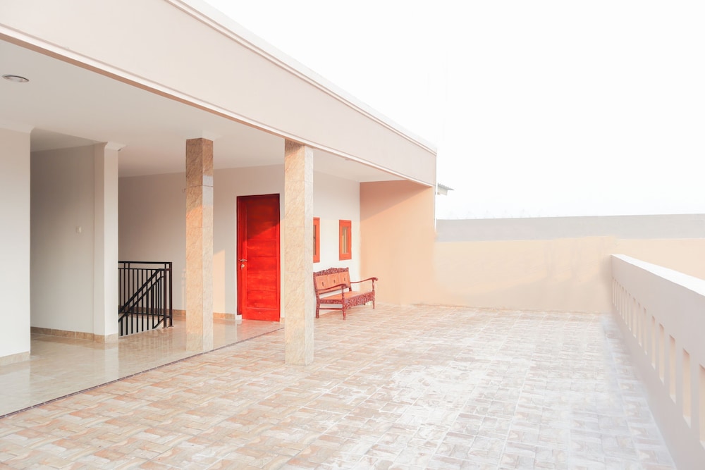 OYO 1519 Axl Residence 25/42
