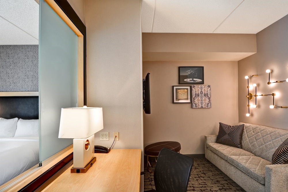 Doubletree By Hilton Baton Rouge 24/44
