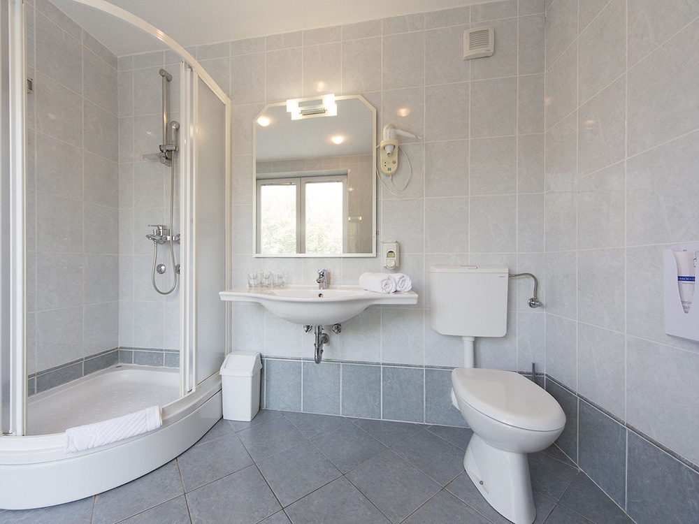 Hotel Ivka 48/50