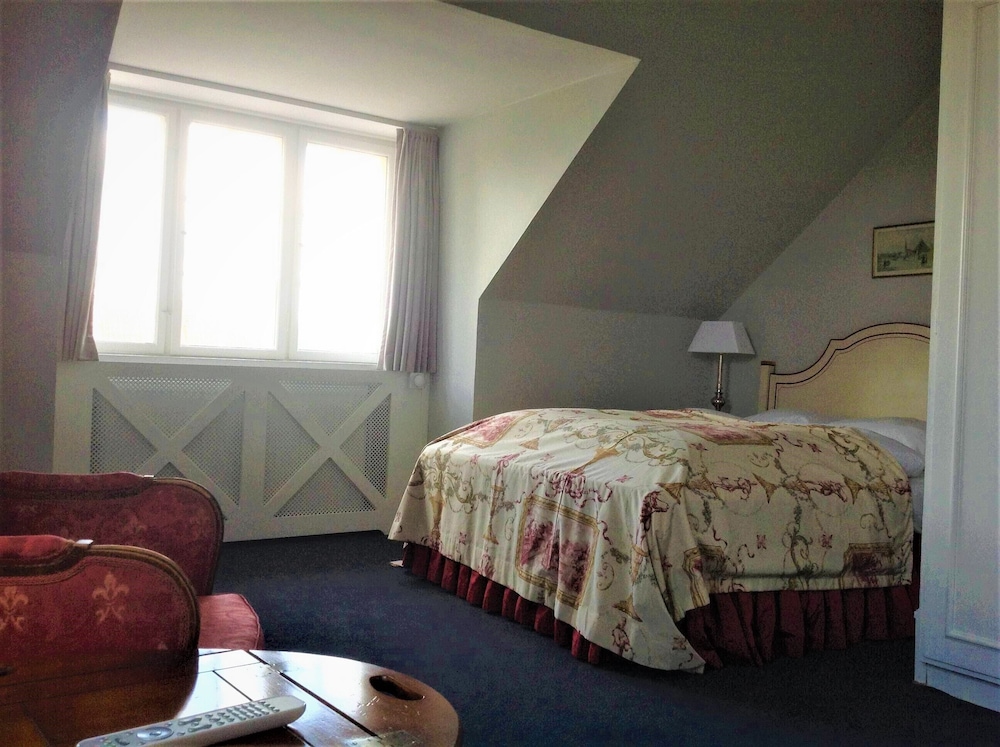 Petite, Double Bed, Main Building