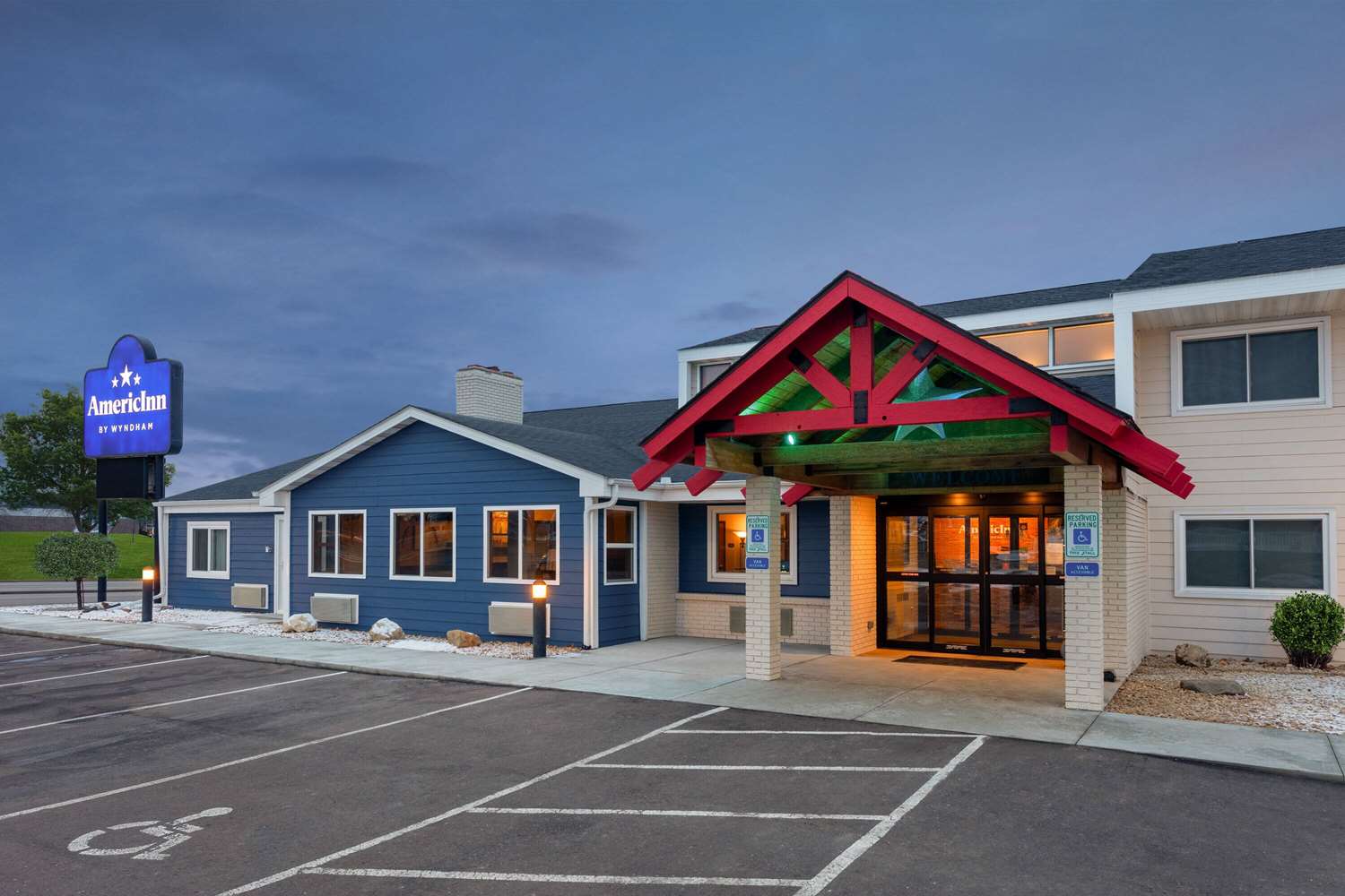 AmericInn by Wyndham New Richmond 36/40