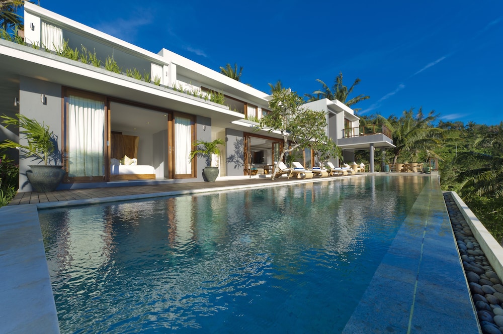 Malimbu Cliff Villa photo5