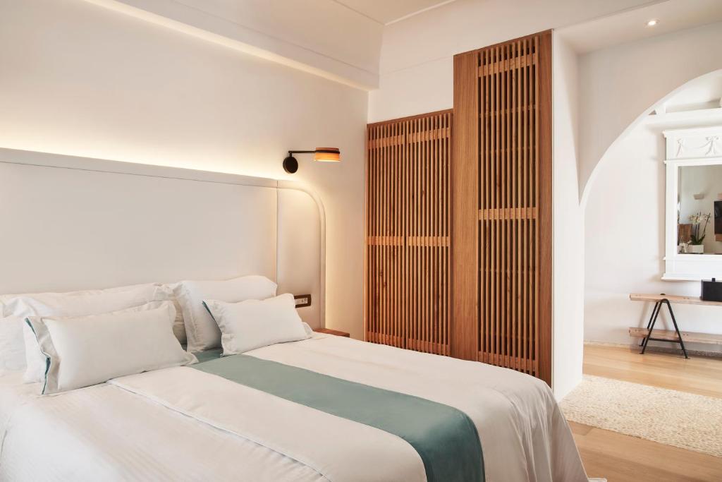 Wet, Junior Suite, Caldera View, Outdoor Jetted Tub