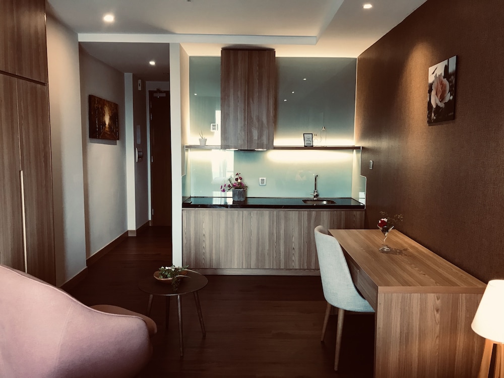 Moon Hotel & Apartment 40/75