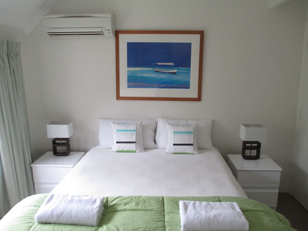 2 Bedrooms, House, Queen and Twin Beds
