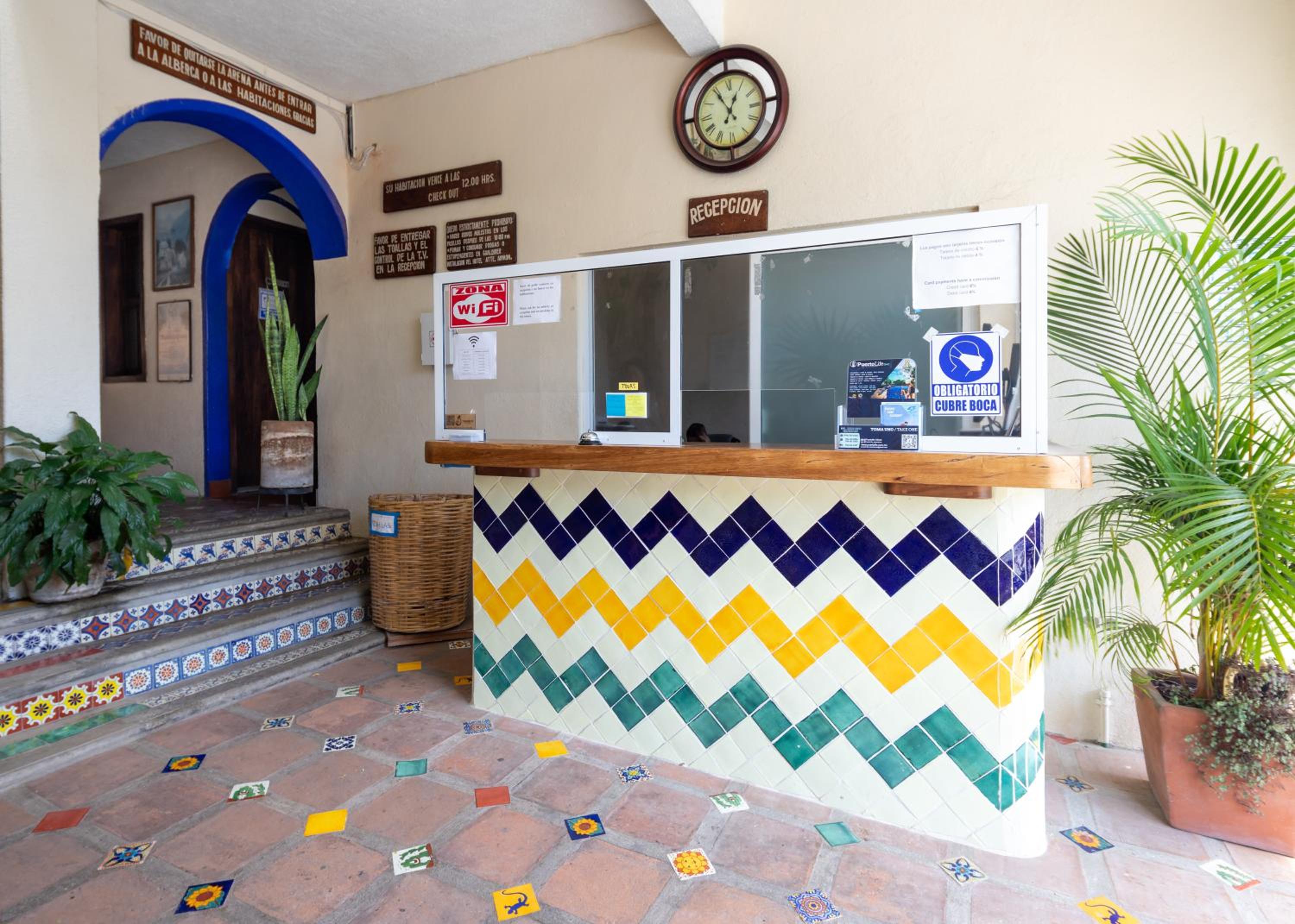 Pargos Hotel 6/42