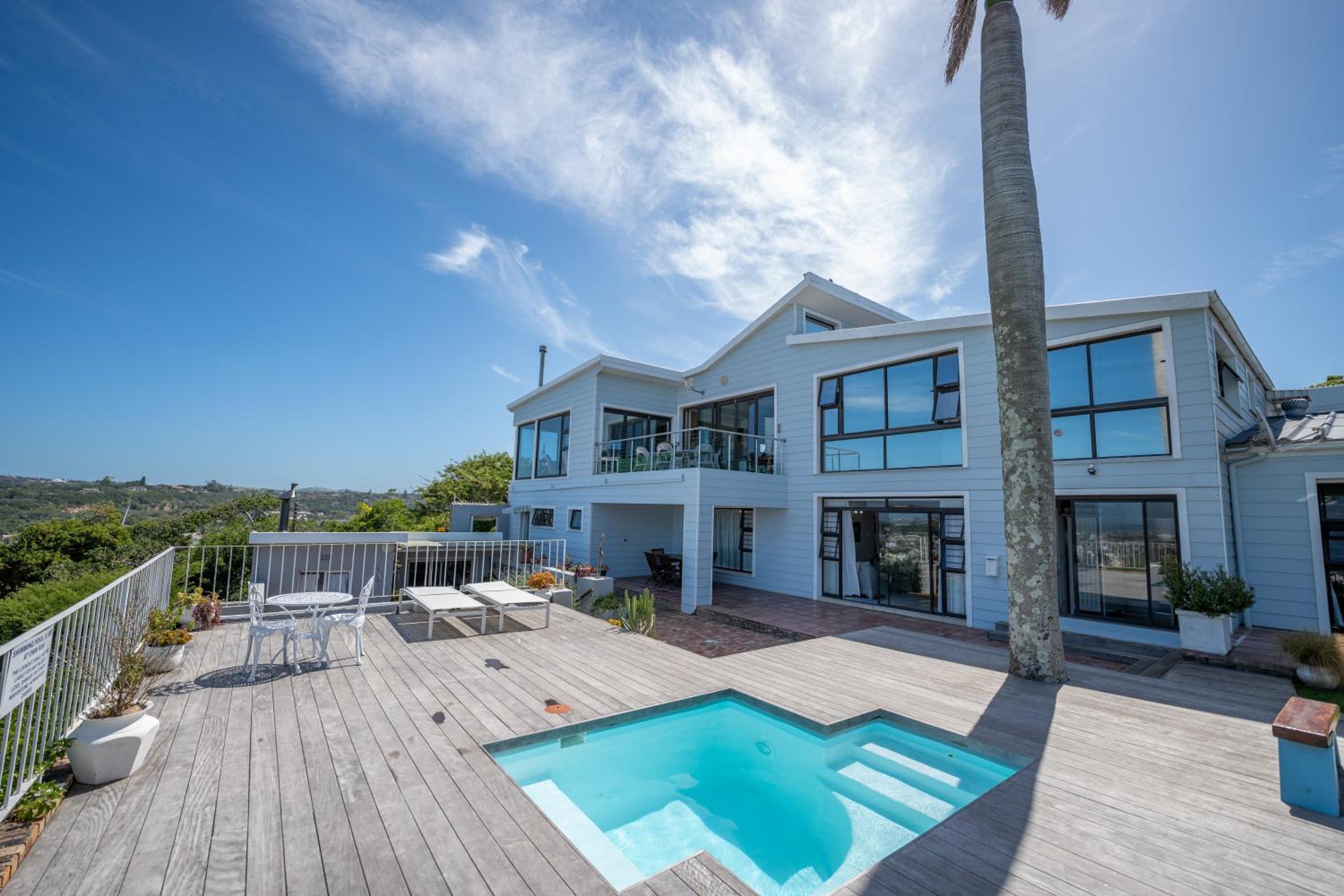 The Lookout Guest House 34/37