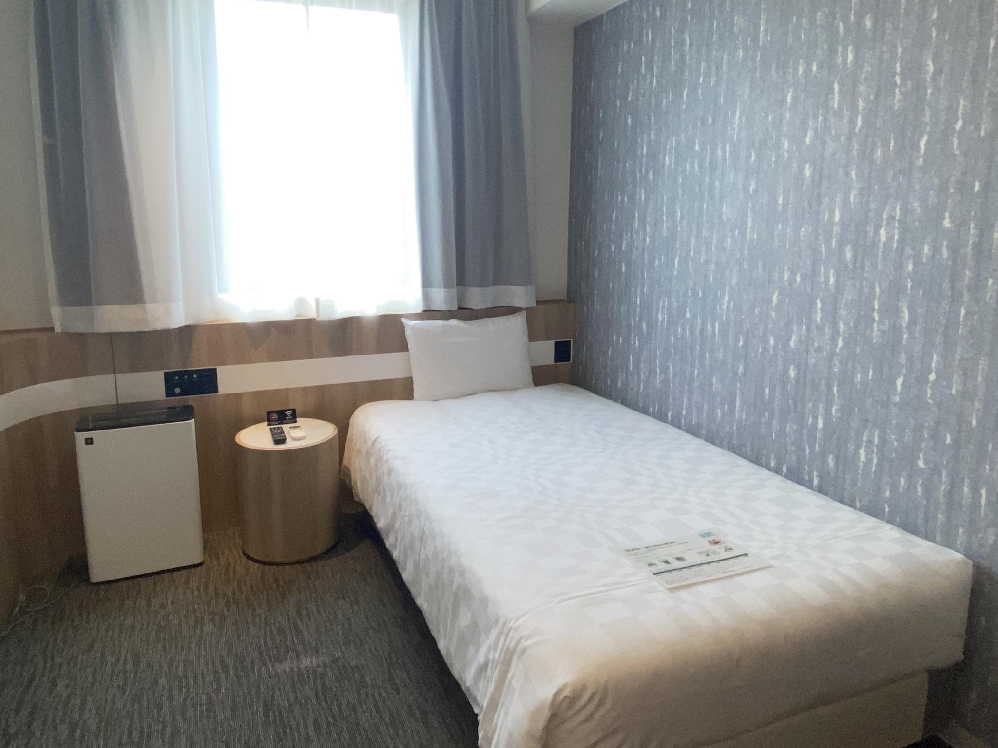 Semi Room, Single, Semi Double Bed