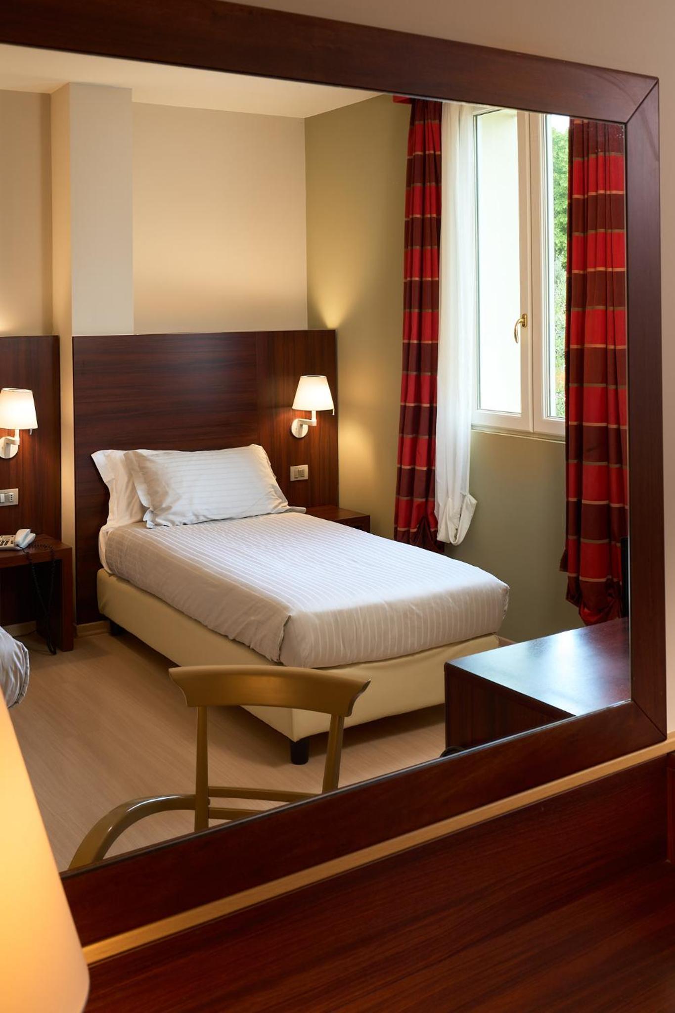 Delfina Palace 13/40