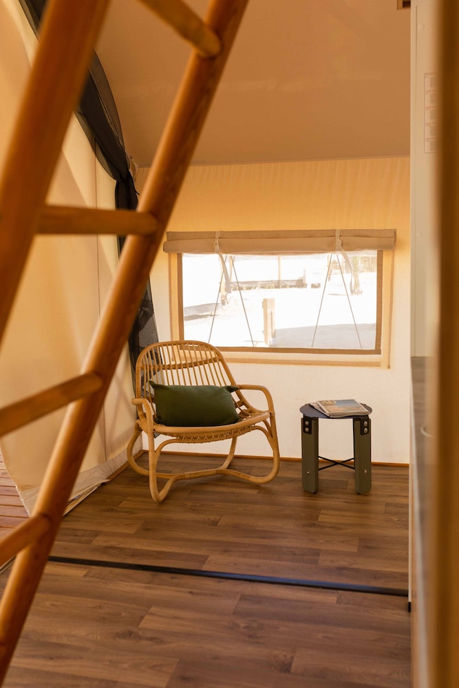 wecamp Cadaques 33/44
