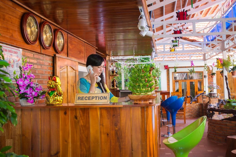 Little Garden Bungalow 18/65
