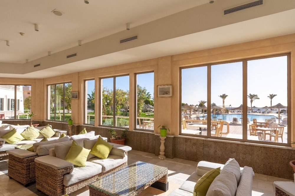 Shoni Bay 29/50