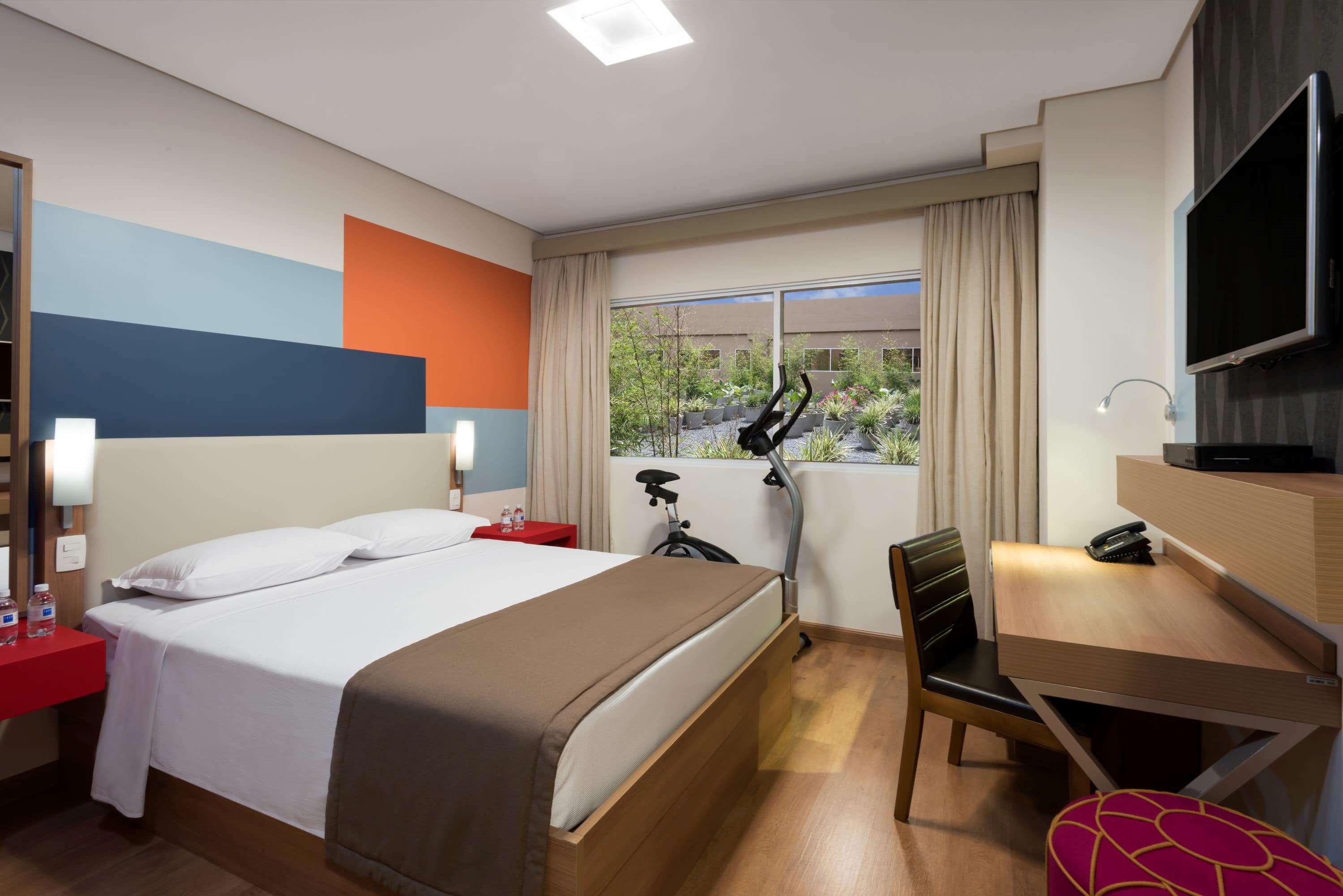 Fitness, Queen Bed