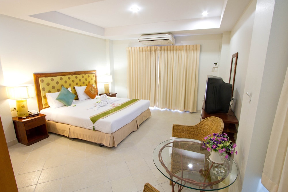 Bella Villa Pattaya 3rd Road 25/50