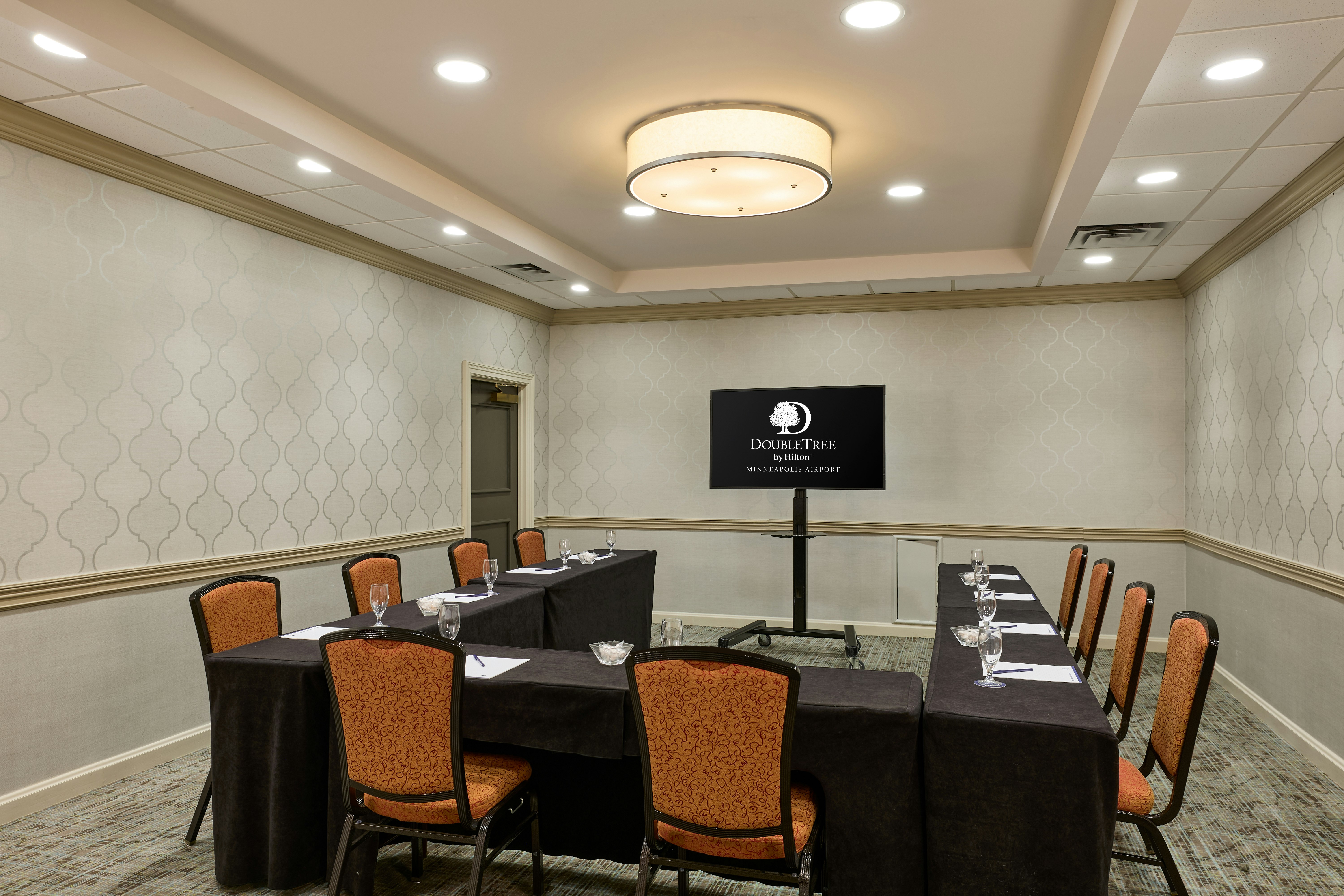 DoubleTree by Hilton Minneapolis Airport 26/35