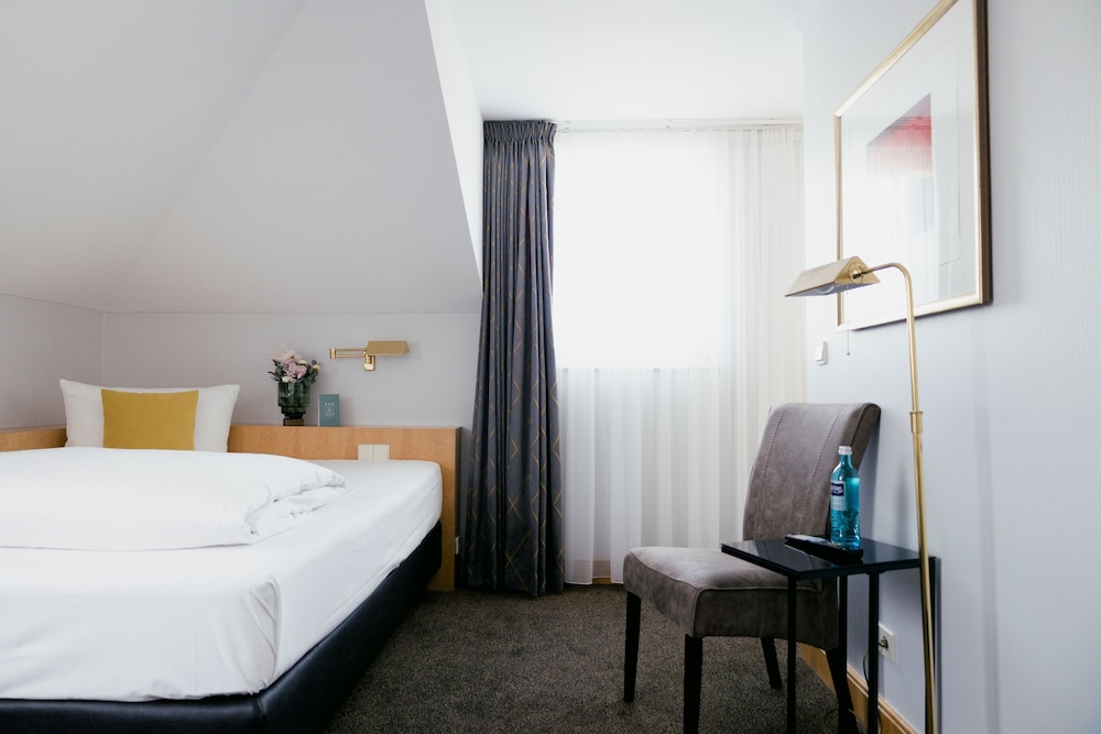 DOM HOTEL LIMBURG 13/76
