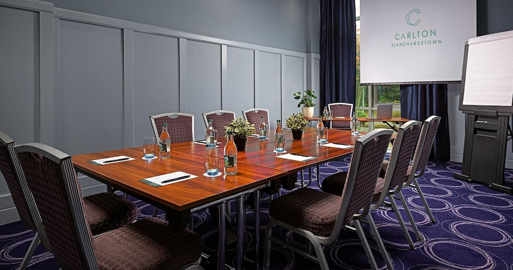 Carlton Hotel Blanchardstown 43/49