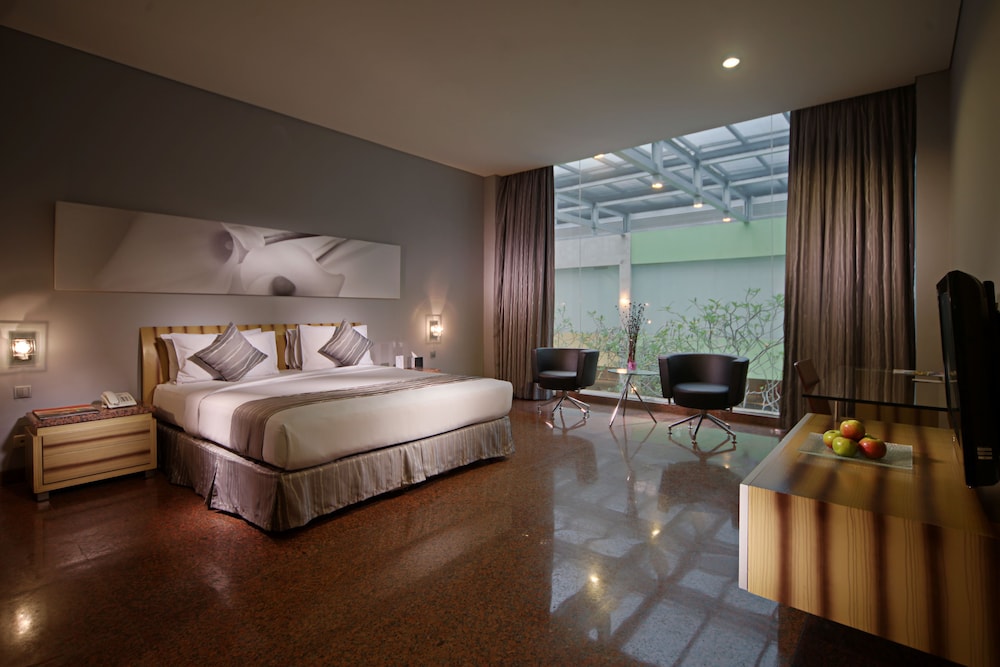 FM7 Resort Hotel Jakarta Airport 27/38