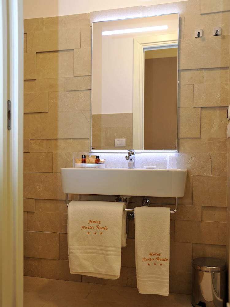 Hotel Porta Reale 2/50