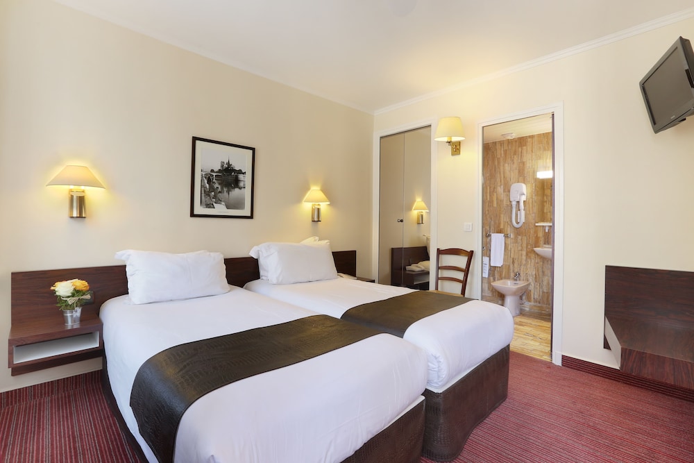 Hotel College De France 34/61